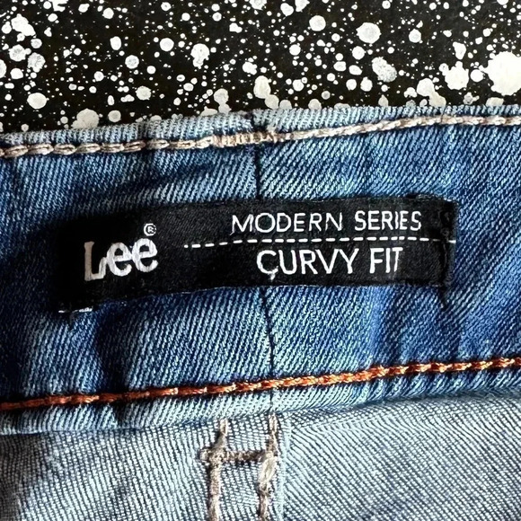 Lee Modern Series Curvy Fit Jean Shorts Sz 16M - Picture 2 of 5